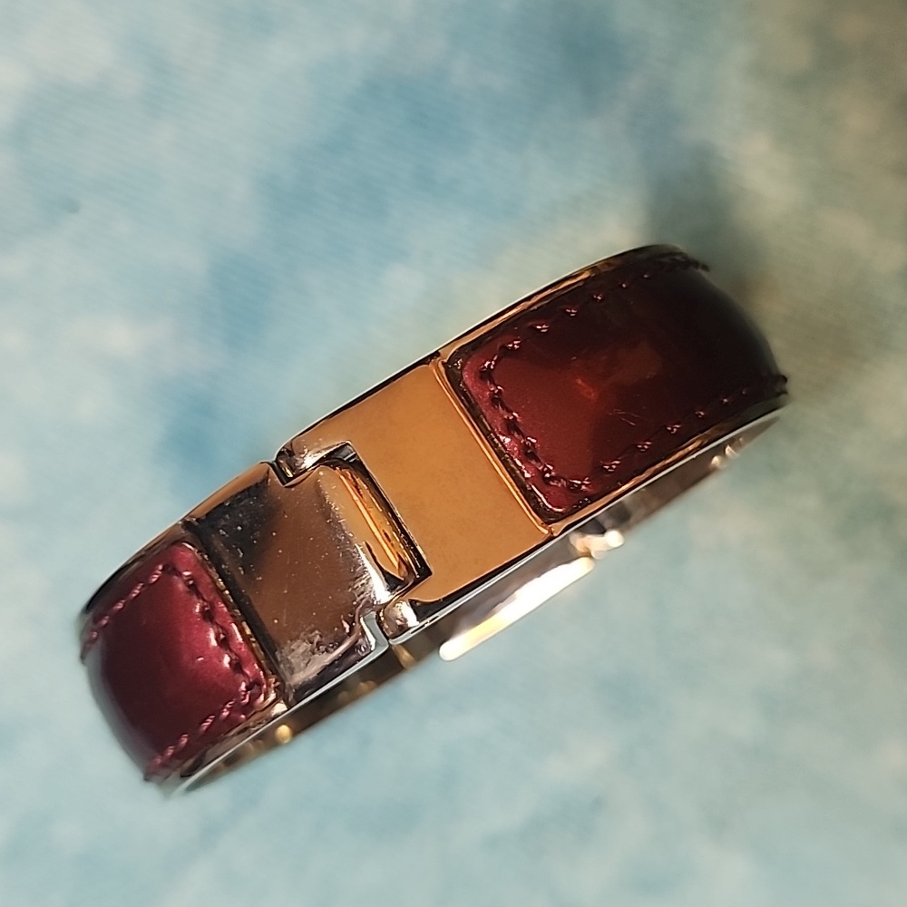Gucci Plum Patent Leather Silver Bangle Cuff G Bracelet - Picture 4 of 5
